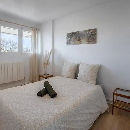 The Sunrise ~ Spacious, Fully Equipped & Parking Montpellier