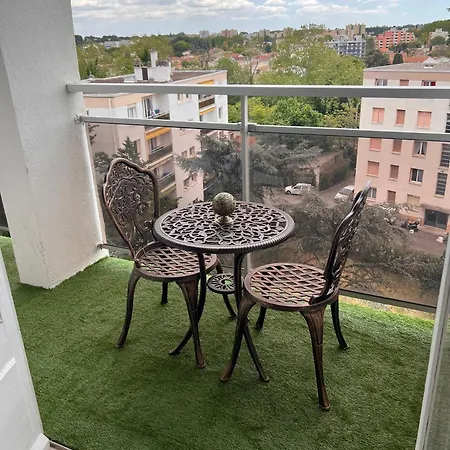 شقة The Sunrise, Spacious, Fully Equipped, 2 Parkings, 8p, Tramway 1,2,4 *